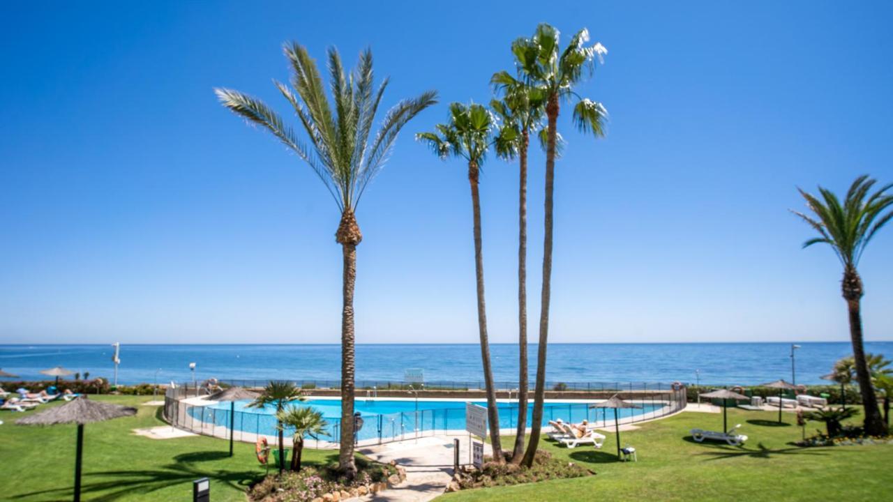 Beach-Line Apartment With 3 Bedrooms In Estepona Exterior foto